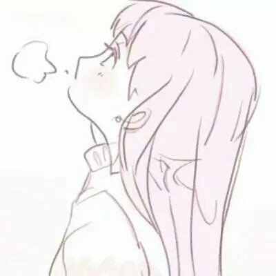 女表演者艺术展上半裸倒挂当钟锤